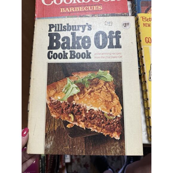 Vintage Betty Crocker Spiral Cookbook lot - Picture 3 of 10